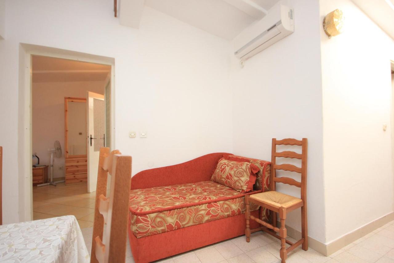Family Friendly Apartments With A Swimming Pool Rovinj - 3394 外观 照片