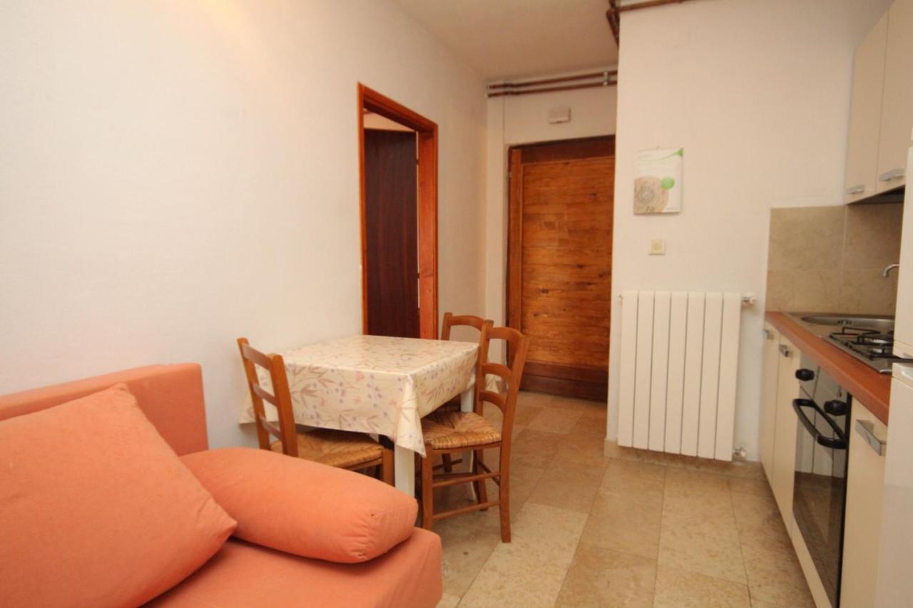 Family Friendly Apartments With A Swimming Pool Rovinj - 3394 外观 照片